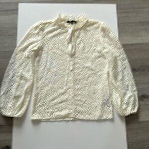 Lace long sleeve blouse 
Size S 
Good condition